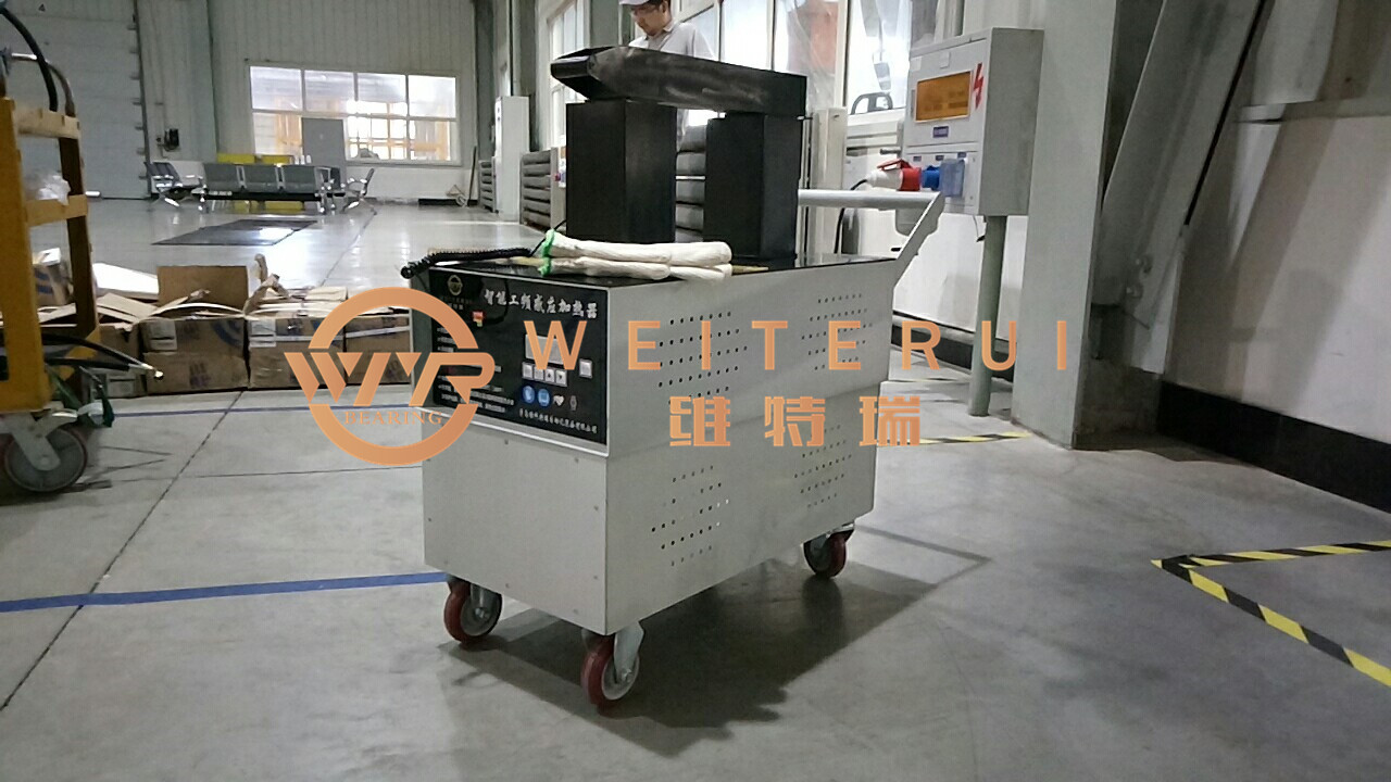 WTR成中车轨道轴承安装工具中的火车头